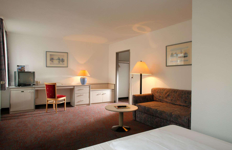 Bedroom 3, Hotel Hessenland Kassel by stay awesome, Kassel