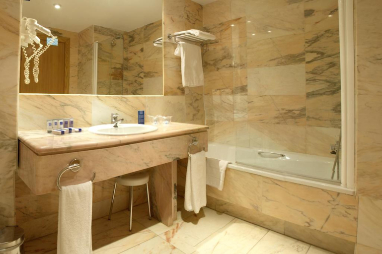 Bathroom 5, Hotel AR Parquesur, Madrid