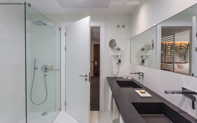 Bathroom 4, Olissippo Saldanha, Lisbon