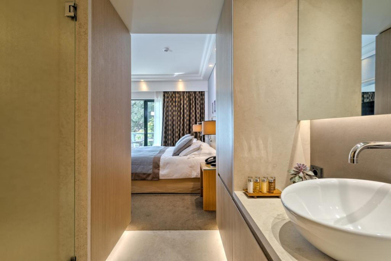 Bathroom 5, Rodos Park Hotel, South Aegean