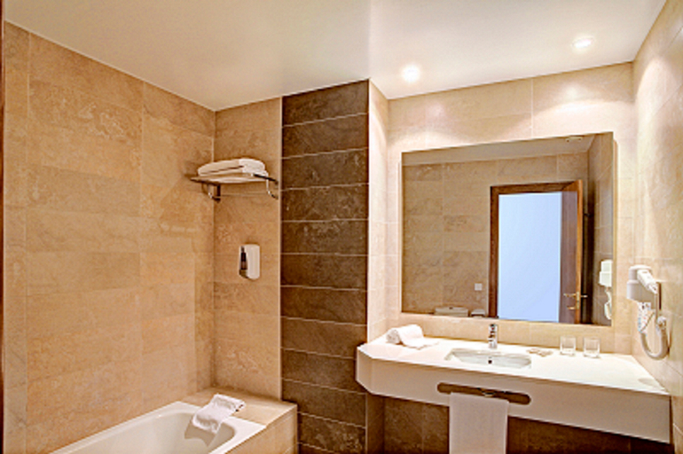 Bathroom, Hotel y Apartamentos Casablanca, Baleares