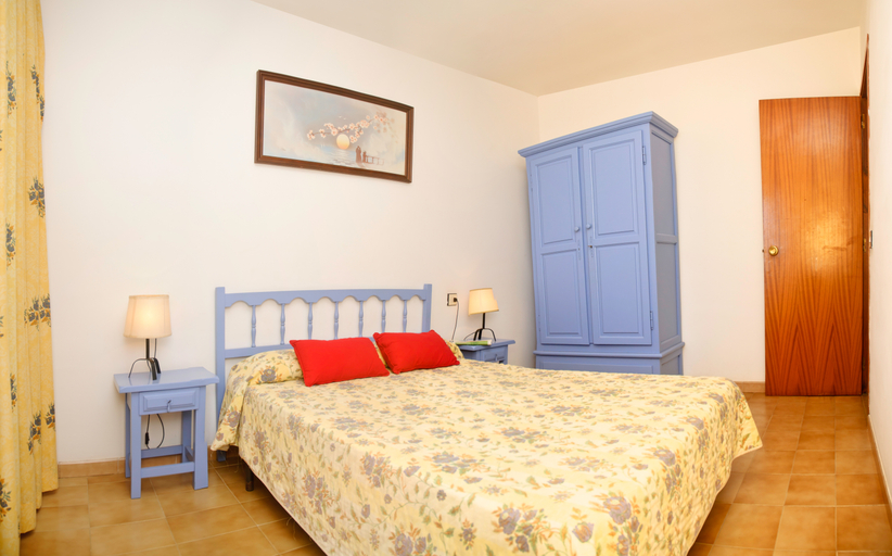 Bedroom 5, La Pineda, Girona