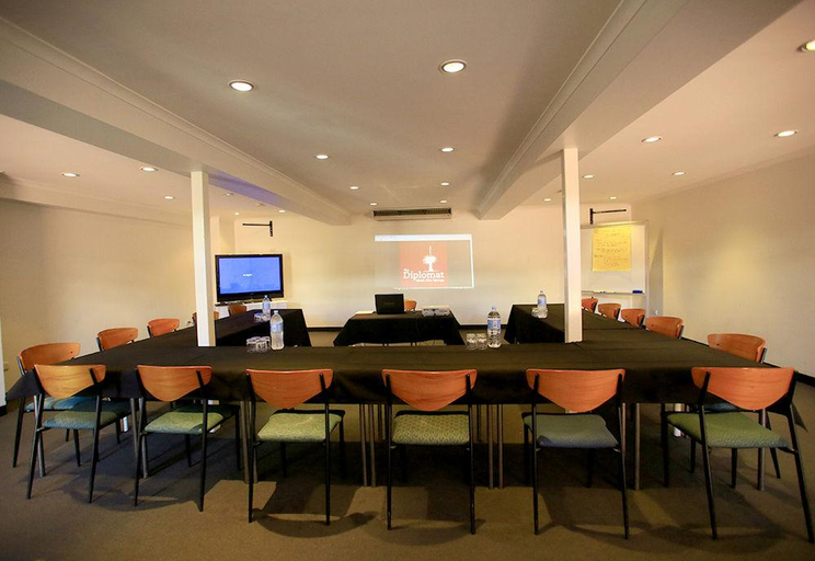 Public Area 2, The Diplomat Motel, Alice Springs- Stuart