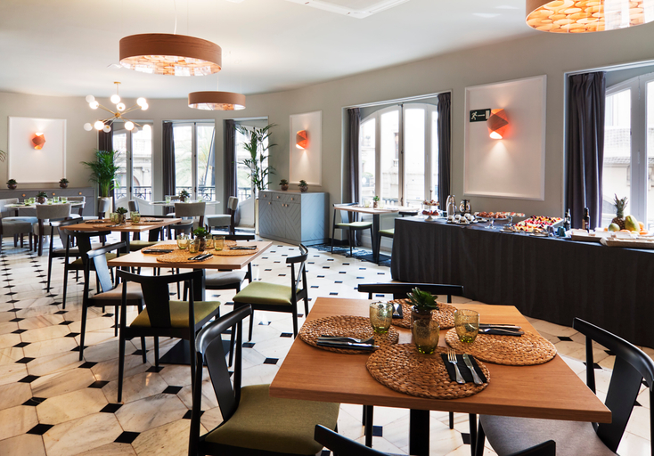 Food & Drinks 5, One Shot Palacio Reina Victoria 04, Valencia