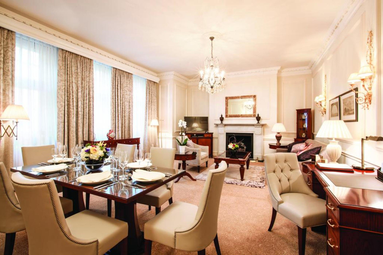 Food & Drinks 5, Grand Residences by Marriott - Mayfair-London, London