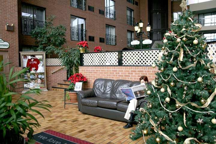 Public Area, Clifton Victoria Inn at the Falls, Niagara