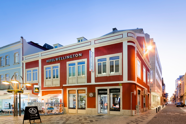 Exterior & Views 29