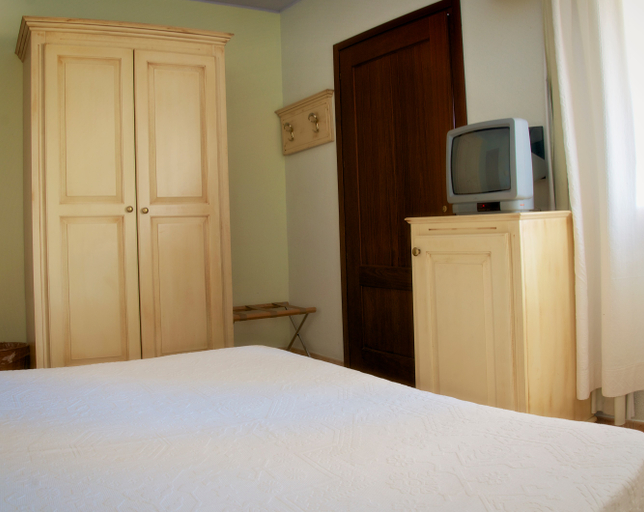 Bedroom 3, Club Esse Cala Gonone Beach Village, Nuoro