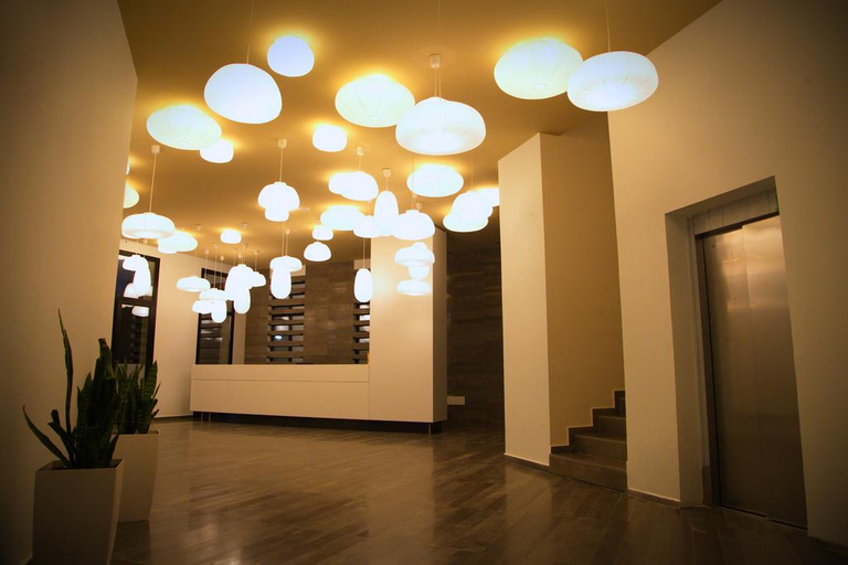 Public Area, Bologna, Vlorës