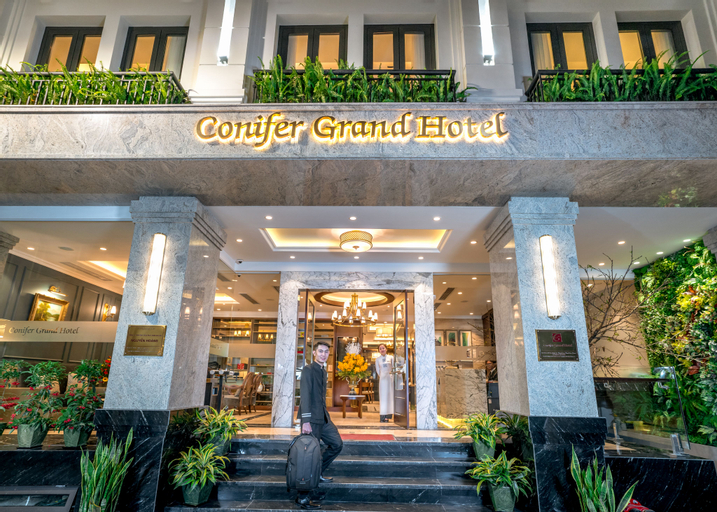 Conifer Grand Hotel, Hoàn Kiếm