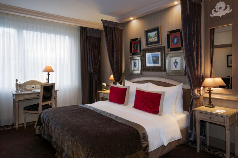 Bedroom 2, Hotel Royal, Genève