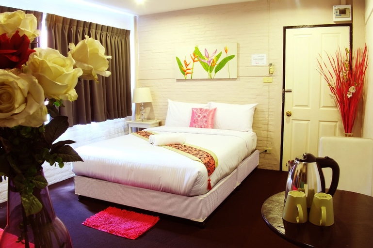 Padi Madi Guest House, Wattana
