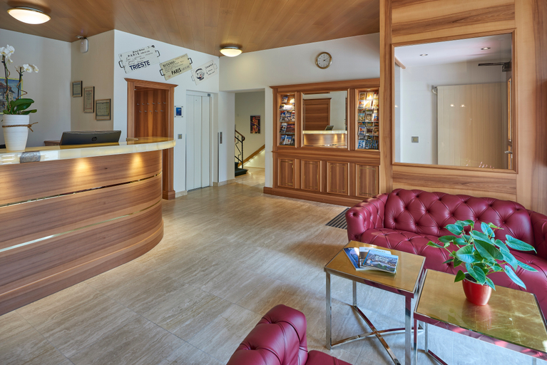 Public Area, Hotel Ambassador Brig, Brig