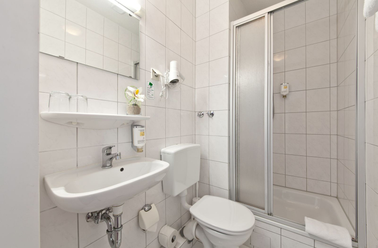 Bathroom 4, NOVUM Hotel Hamburg, Hamburg