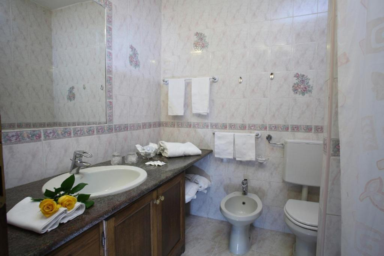 Bathroom, Royal Palm Terme San Marco, Napoli