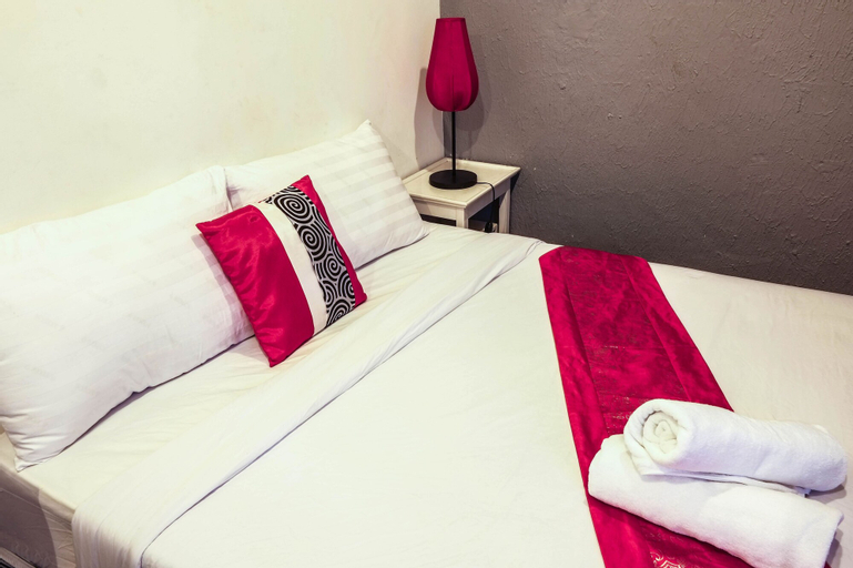 Padi Madi Guest House, Wattana