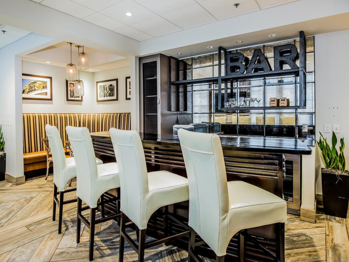Food & Drinks 5, The Mercantile Hotel, Orleans
