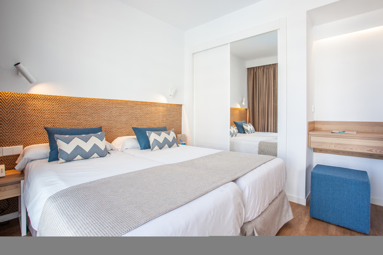 Bedroom 2, Grupotel Picafort Beach, Baleares