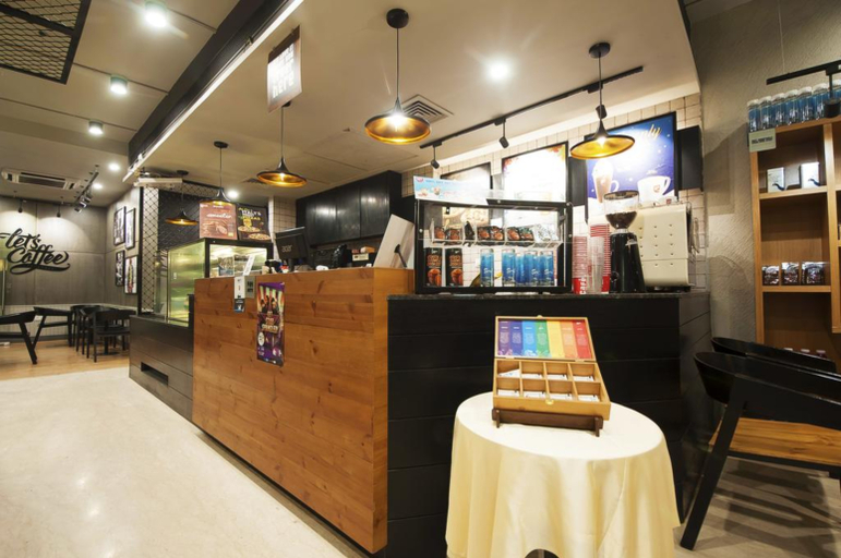 Public Area 2, Le Cadre, Delhi