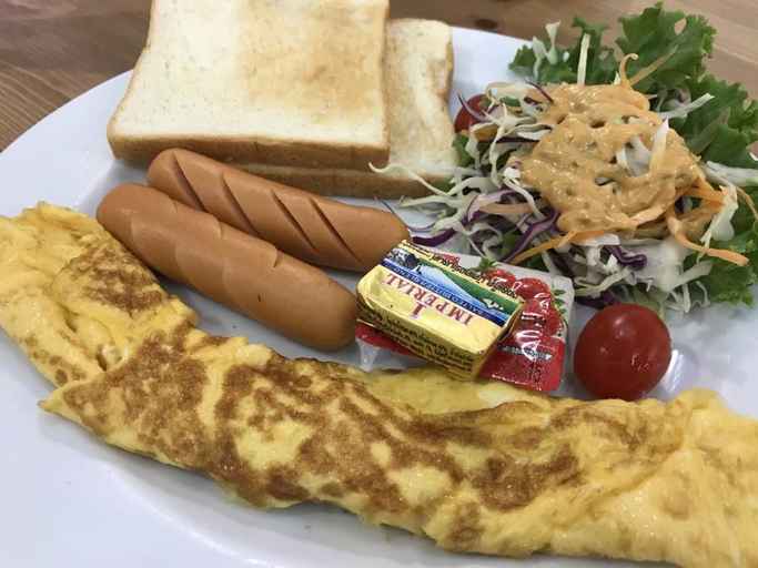 Food & Drinks 5, 99 Voyage Patong, Pulau Phuket