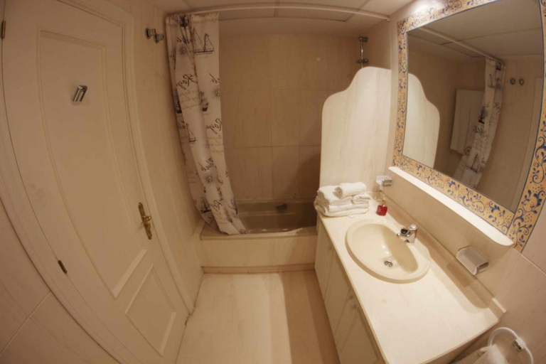 Bathroom 5, Hacienda Beach, Málaga