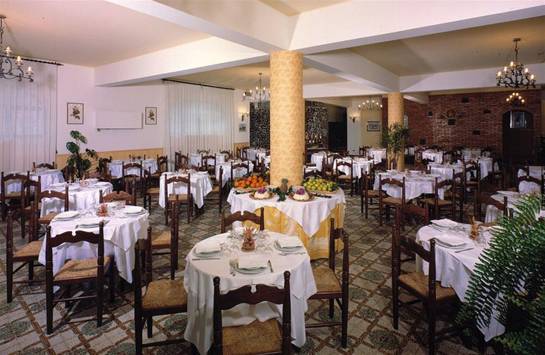 Food & Drinks 5, delle Palme, Messina
