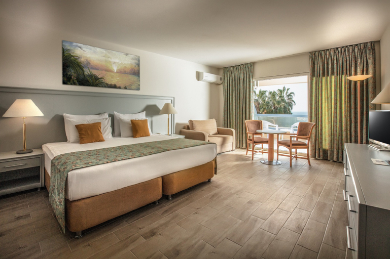 Bedroom 3, The Grand Blue Sky International, Kuşadası