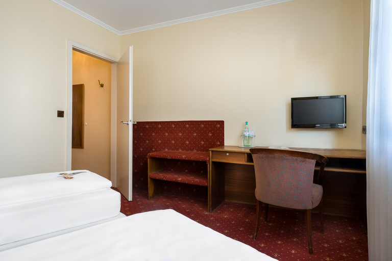 Bedroom 3, Novum Hotel Stuttgart Hauptbahnhof - Rieker, Stuttgart