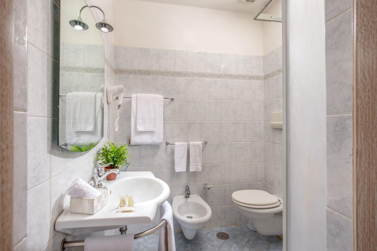 Bathroom, Piccolo Imperiale, Rome