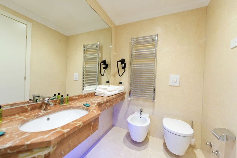 Bathroom 5, Palace Hotel La Conchiglia d'Oro, Vicenza
