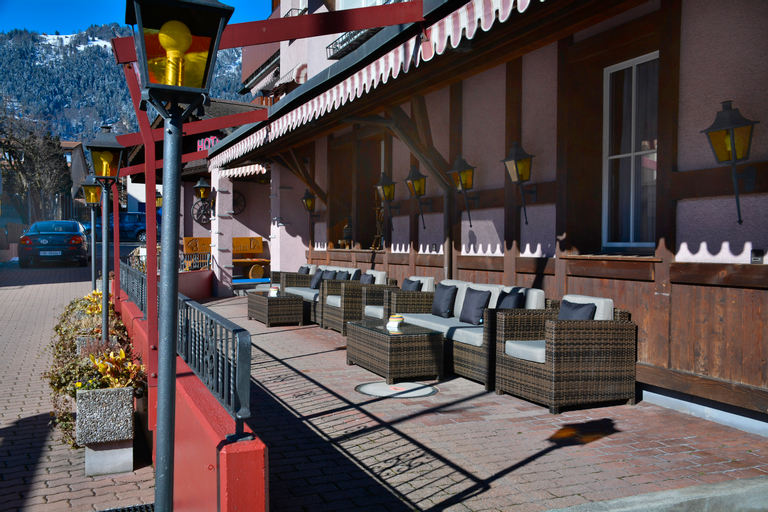 Exterior & Views 11