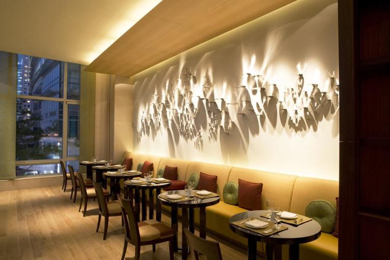 Food & Drinks 5, Yeouido Park Centre, Marriott Executive Apartments, Yeongdeungpo