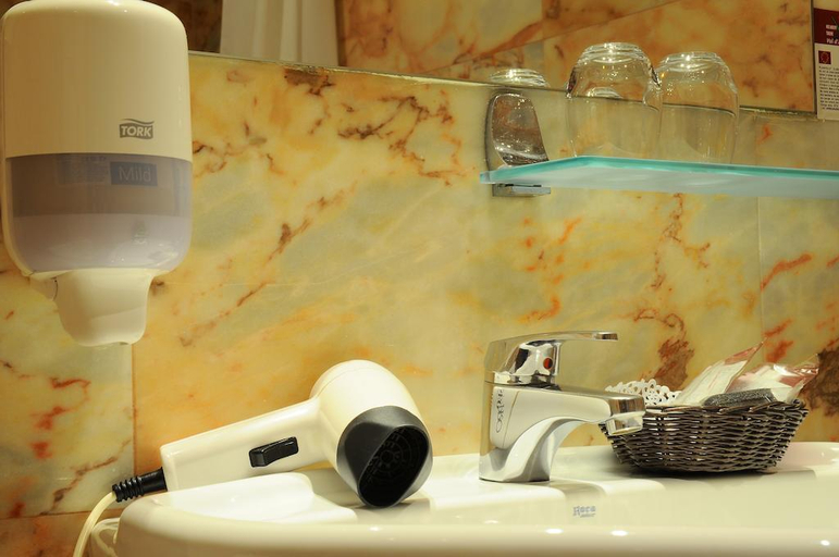 Bathroom 4, Hotel Eth Pomer, Lleida