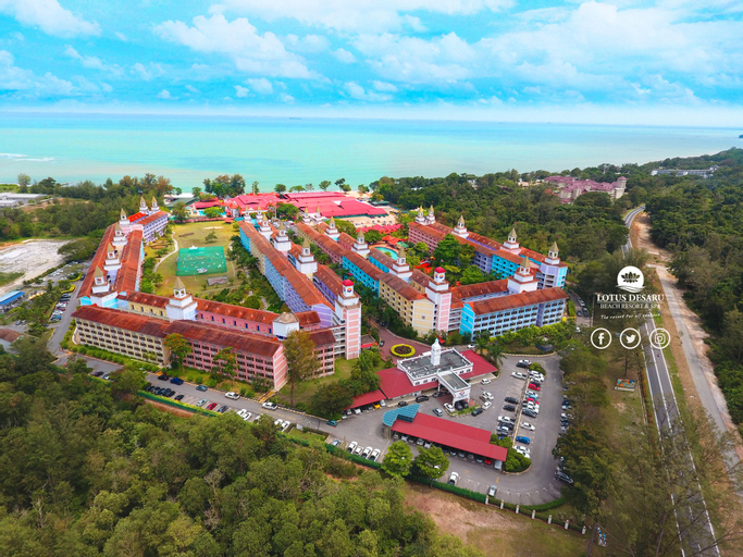 Exterior & Views 29
