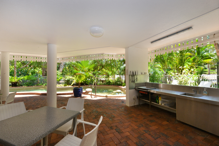Public Area, The White House Port Douglas, Douglas