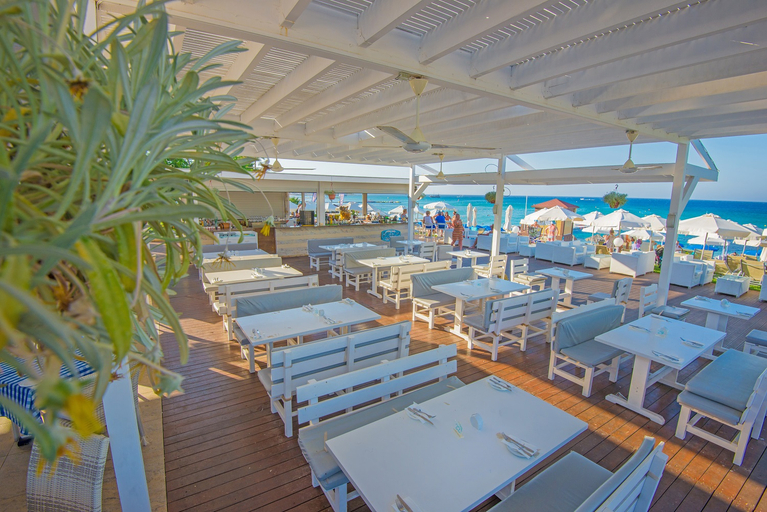 Food & Drinks 5, Silver Sands