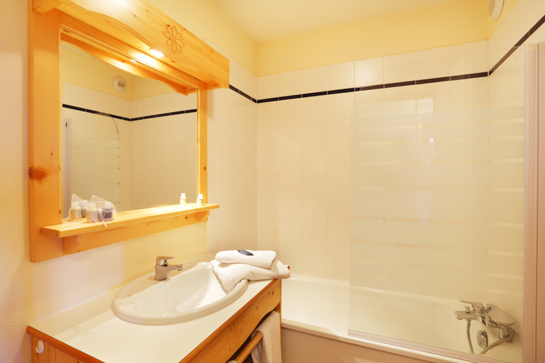 Bathroom 4, Nemea Les Chalets des Cimes, Savoie