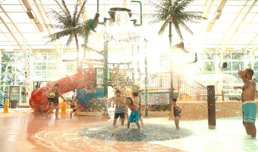 Public Area 3, Americana Waterpark Resort and Spa, Niagara