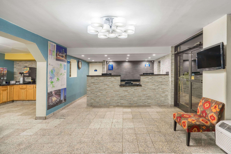 Public Area 2, Days Inn by Wyndham Raleigh Midtown, Wake