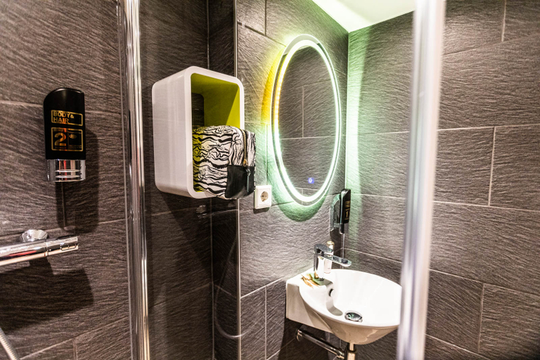 Bathroom 4, Hotel Pagi, Amsterdam