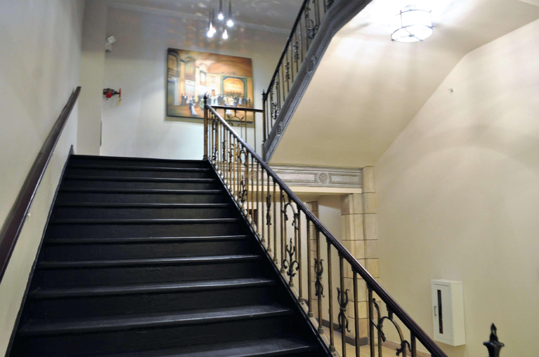 Public Area 3, The Tudor Arms Hotel Cleveland - a DoubleTree by H, Cuyahoga