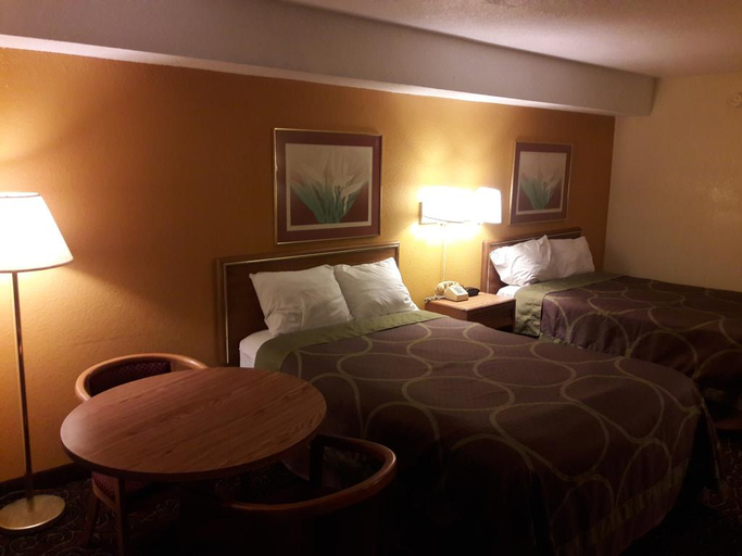 Bedroom 3, Super 8 by Wyndham Williamsburg Pottery, James City
