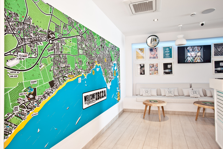 Public Area 3, Ten Hostel, Baleares