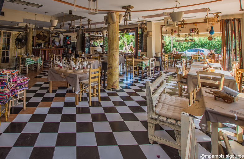 Food & Drinks, Iniochos Hotel ( EX APOLLO ), Ionian Islands