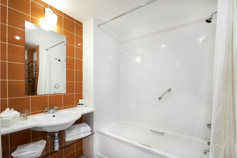 Bathroom, Cork Airport Hotel