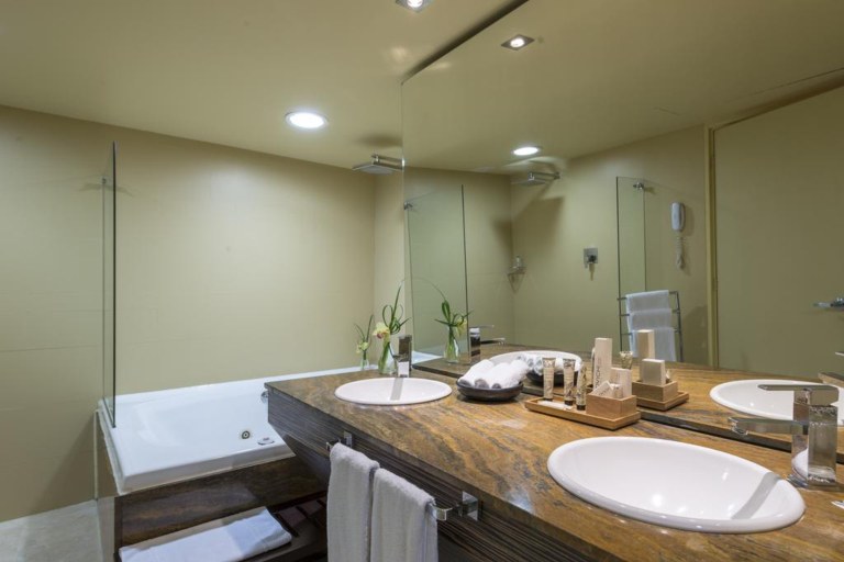Bathroom 5, Movich Hotel de Pereira, Dosquebradas