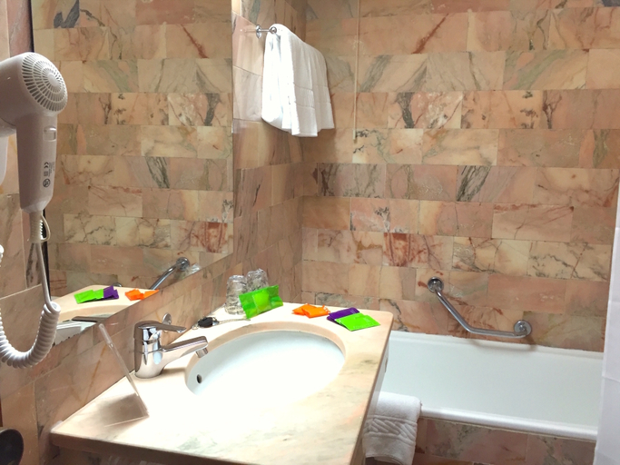 Bathroom 5, Eurosol Seia-Camelo, Seia