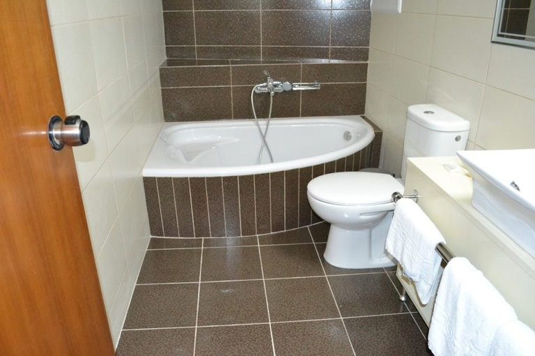 Bathroom, Astron, South Aegean