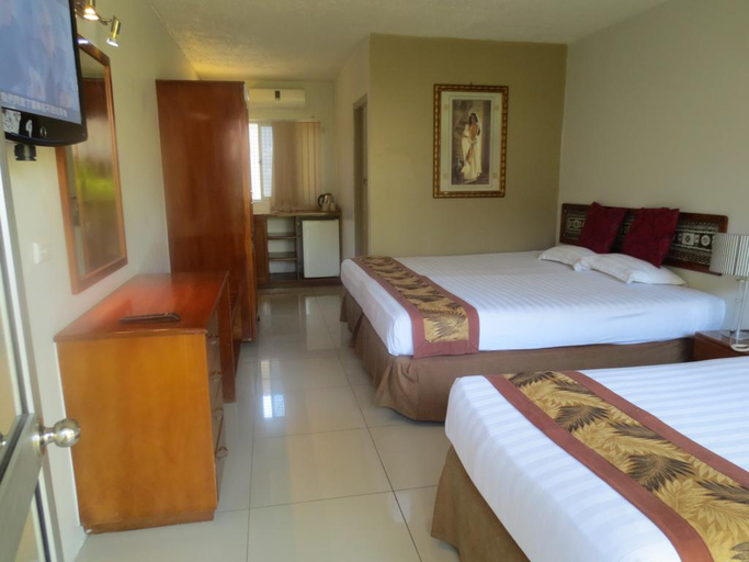 Bedroom 2, Capricorn International Hotel, Ba