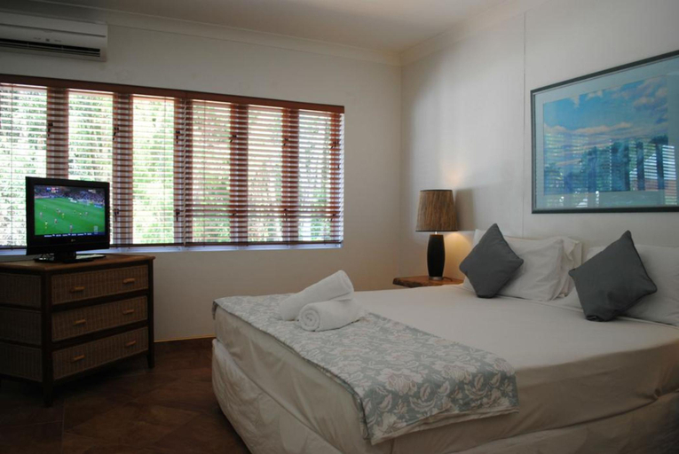 Bedroom 3, Villa Paradiso Palm Cove, Cairns